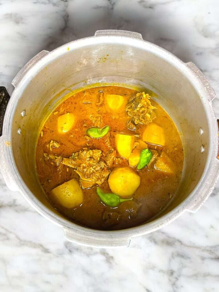 Aloo gosht