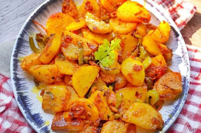 Aloo Shimla Mirch | Capsicum Potato Curry