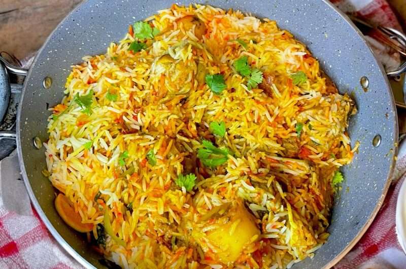 Pakistani Chicken Biryani Recipe (Easy One)